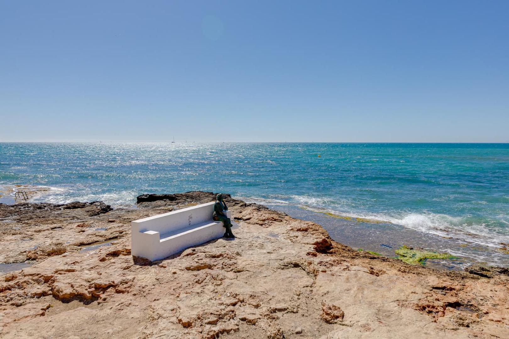 Concordia Beachside Apartment: Near Del Cura & Central Station Torrevieja Exterior photo