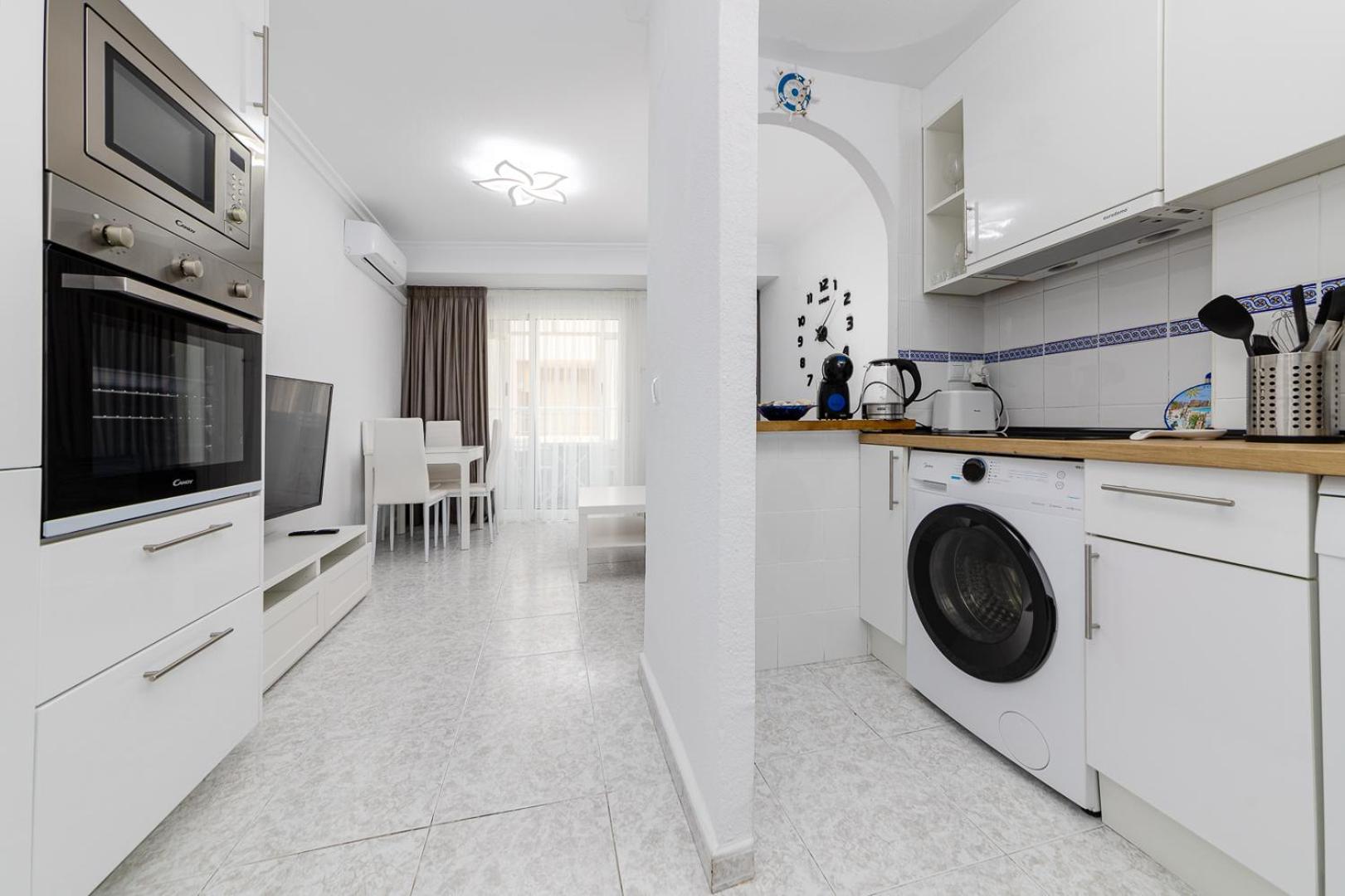 Concordia Beachside Apartment: Near Del Cura & Central Station Torrevieja Exterior photo